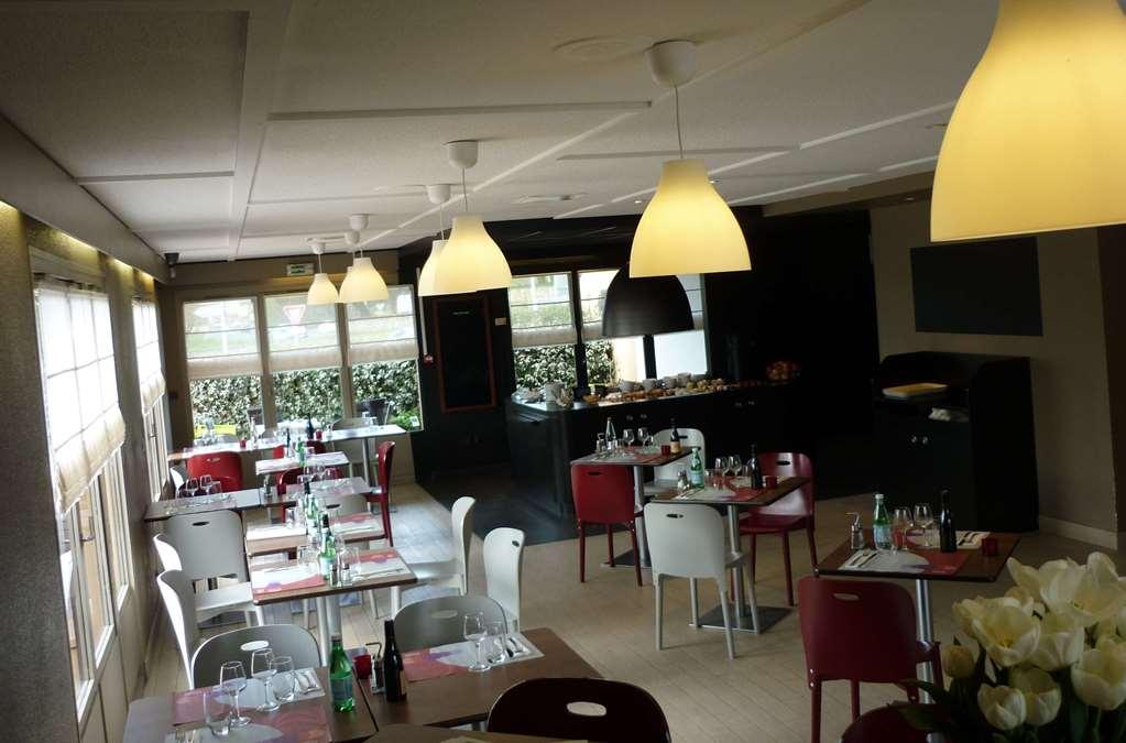 Hôtel Le Cyrano Bergerac Restaurant foto